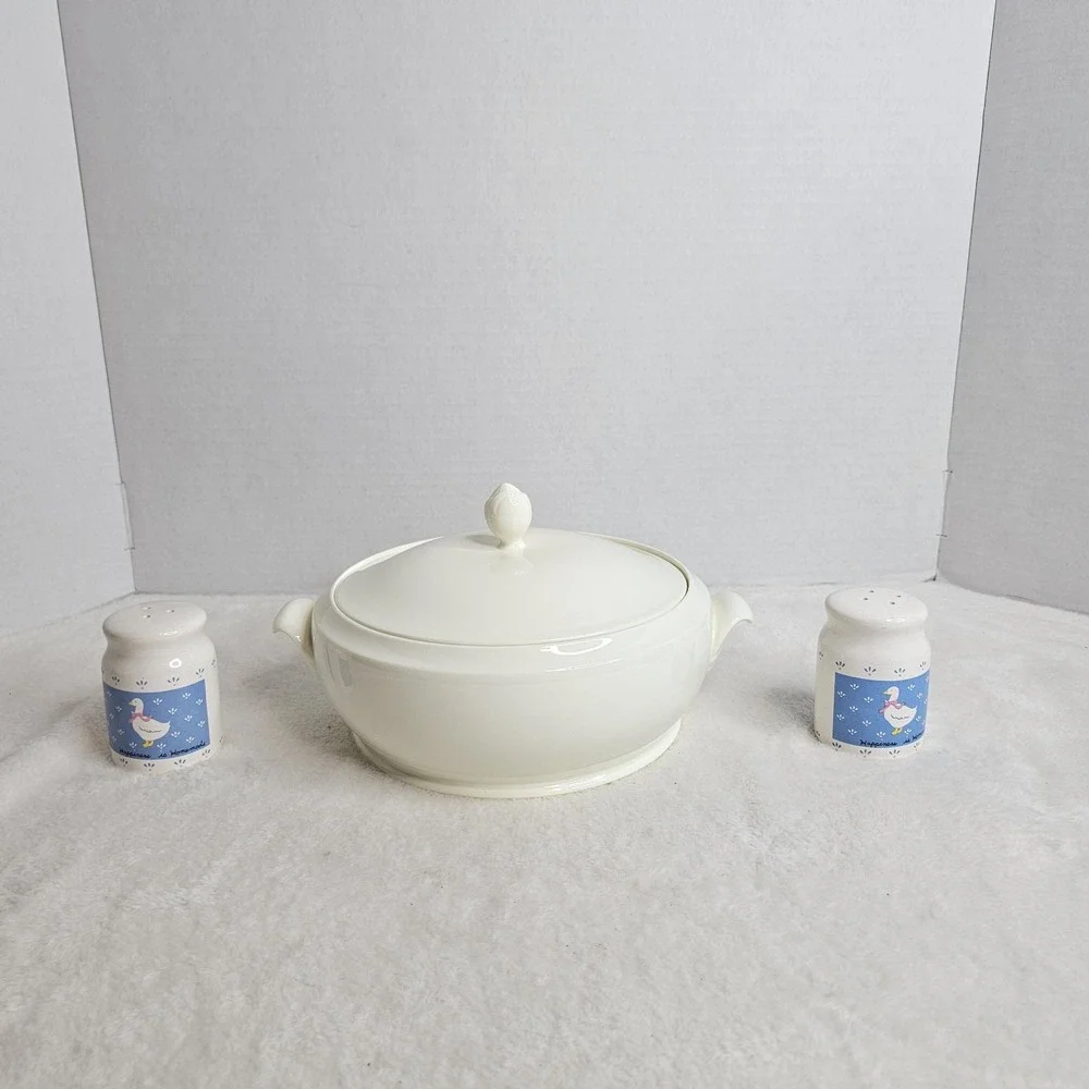 Vintage stoneware set by Pfaltzgraff Casserole, Dish And Salt Pepper Shakers